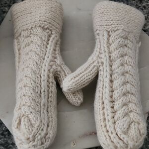 Nirvana Designs Cozy Hand Knit Cream Colored Mittens